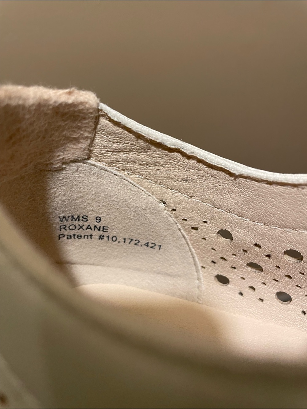 Dolce Vita White Perforated Lace-Up Sneakers. Size 9 - Picture 9 of 9